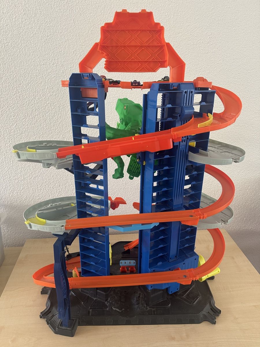 Hot Wheels Giocattoli: Hot wheels Parkgarage  – Usato da Allschwil venduto da gassera01 2