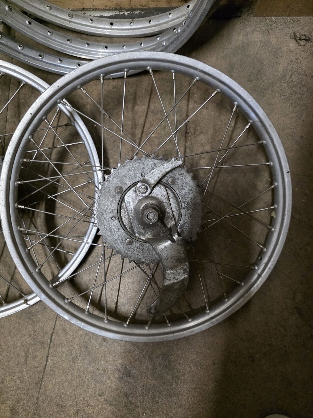 Felgen: Speichenräder Puch Sachs – Defekt aus Oberriet SG von Kraftrad 3