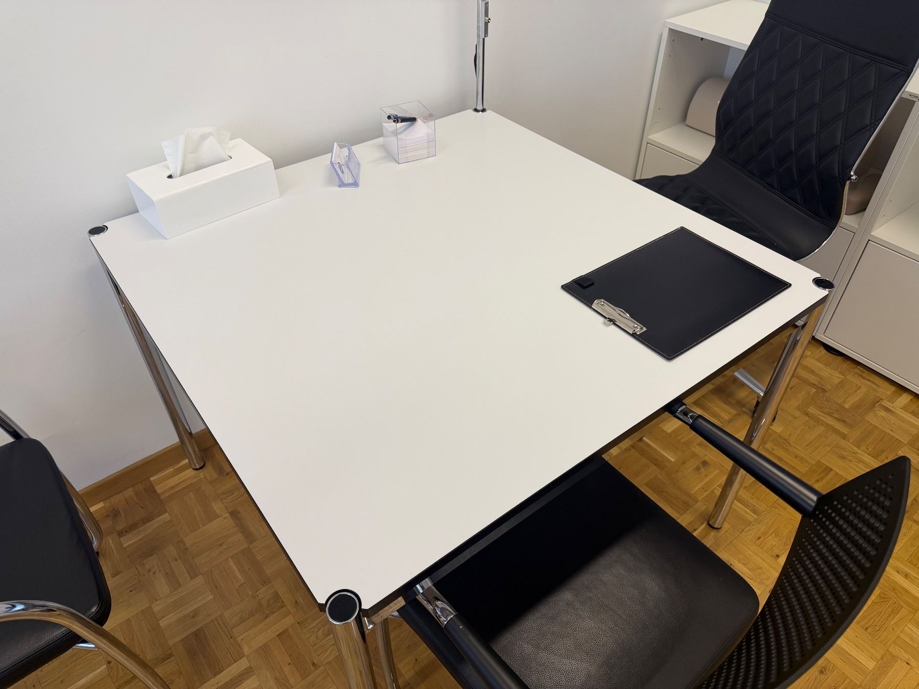 USM Tavoli: USM Tisch 100x100 Top Zustand – Usato da Kloten venduto da Rs2js 1