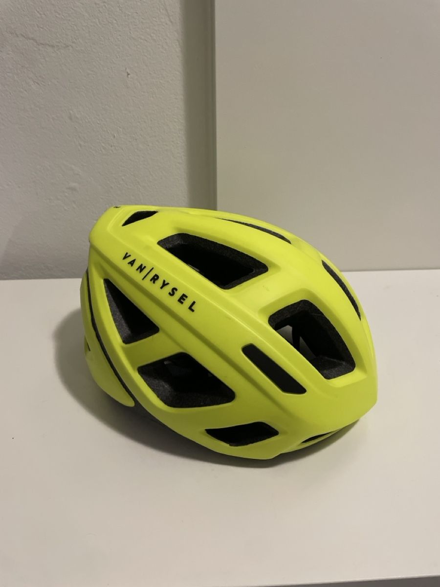 Helme: Van Rysel Rennrad Helm – Gebraucht aus Siselen BE von man_b6nc