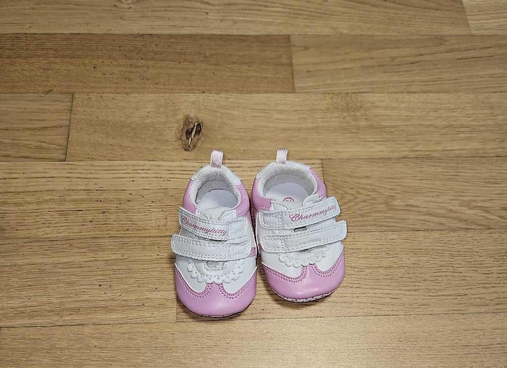 Scarpe per ragazzi: Babyschuhe Hello Kitty Gr. 18 – Usato da Basel venduto da Bienli03 3