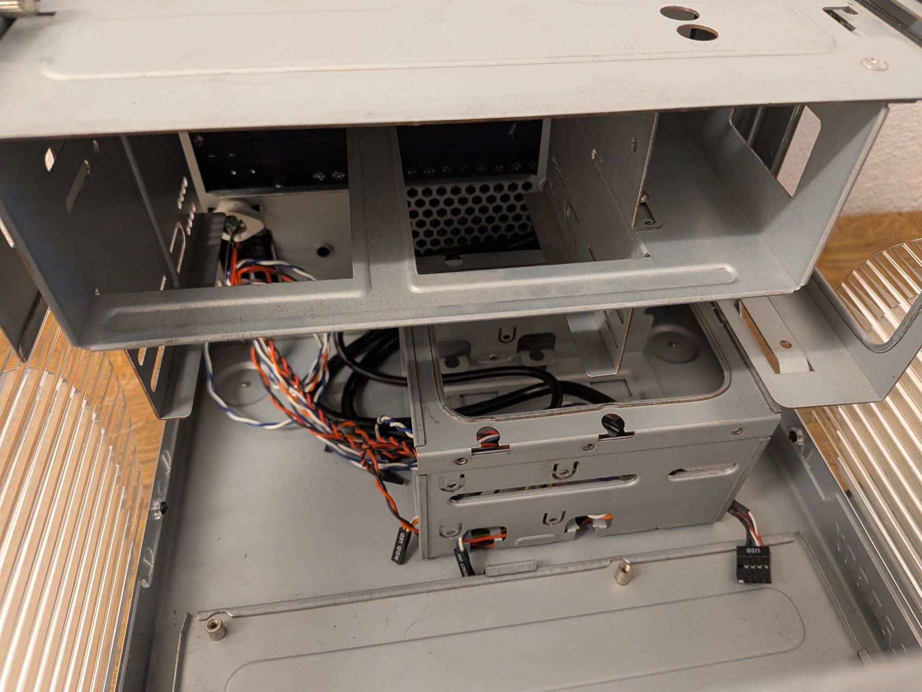 Boîtiers: PC Case: Thermaltake Lanbox Lite – D'occasion à Zürich par Fractal 5