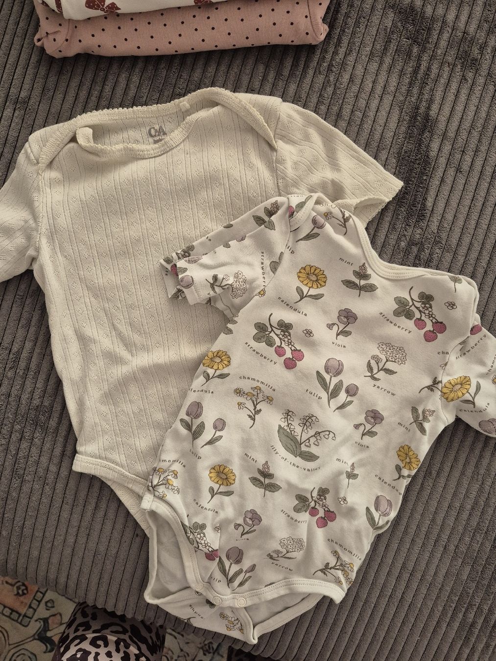 Lotti & Set di vestiti: 14 bodys T. 98 – Usato da Riaz venduto da Murielbhs 2