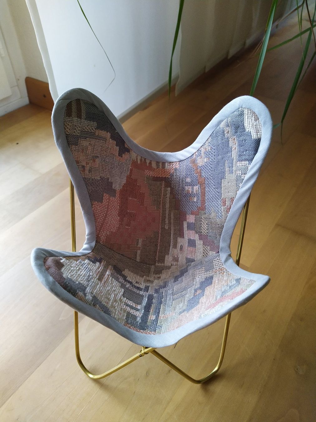 Giocattoli: Butterfly Chair Massstab 1:4 – Nuovo (secondo la descrizione) da Niederglatt ZH venduto da Aswi53 1