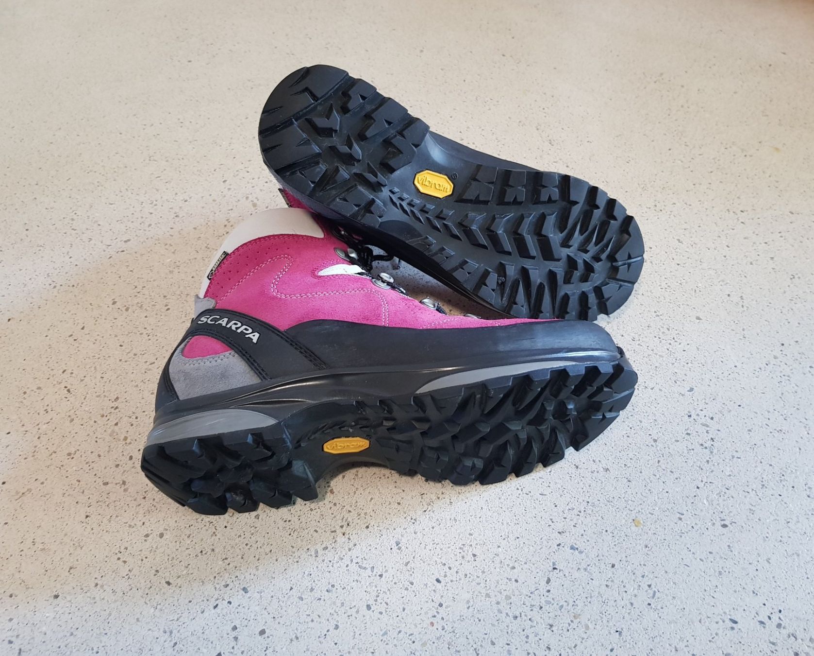Scarpa Scarpe da uomo: Scarpa GTX Wanderschuh Grösse 39 – Usato da Basel venduto da fafa68 5