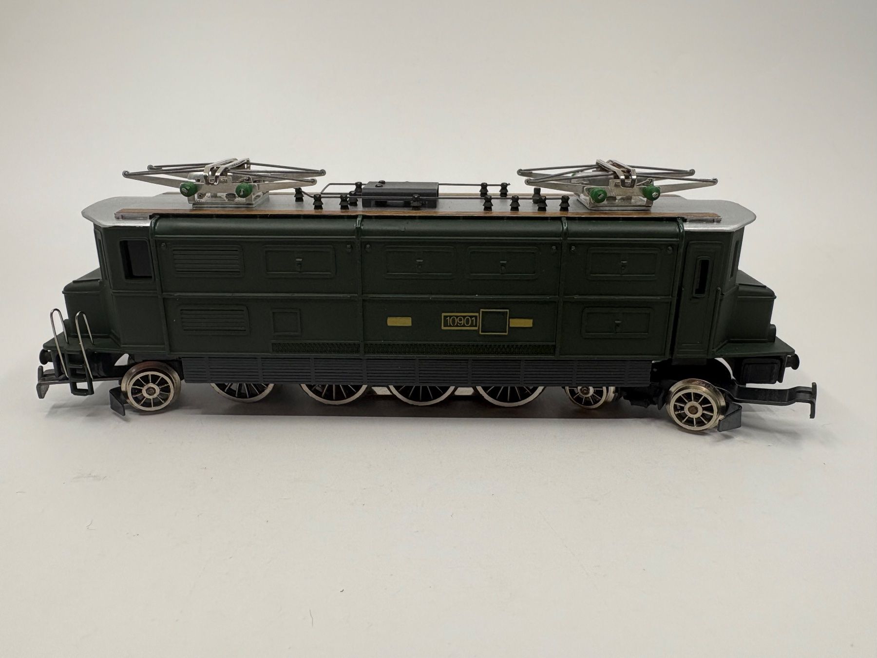 Hag Modelleisenbahnen: Bühler/Hag SBB Ae 4/7 10901 H0 – Neu (gemäss Beschreibung) aus Forch von Hanimann-Robinson 1