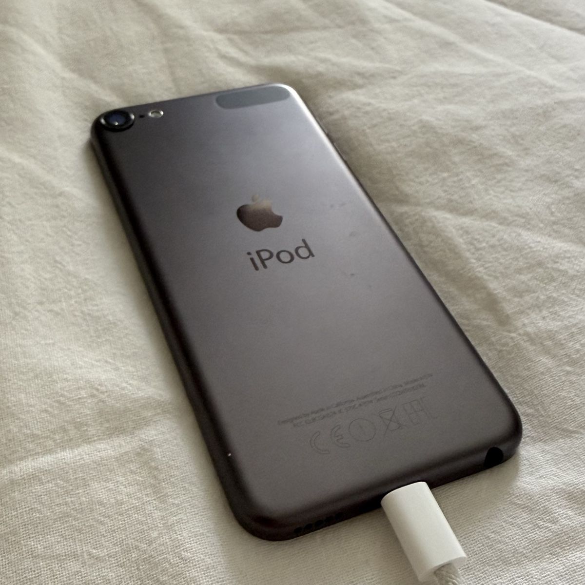 Apple Lecteur multimedia & Streamer: Apple iPod Touch 5th Gen Black 16GB – D'occasion à Territet par fil_5jwk