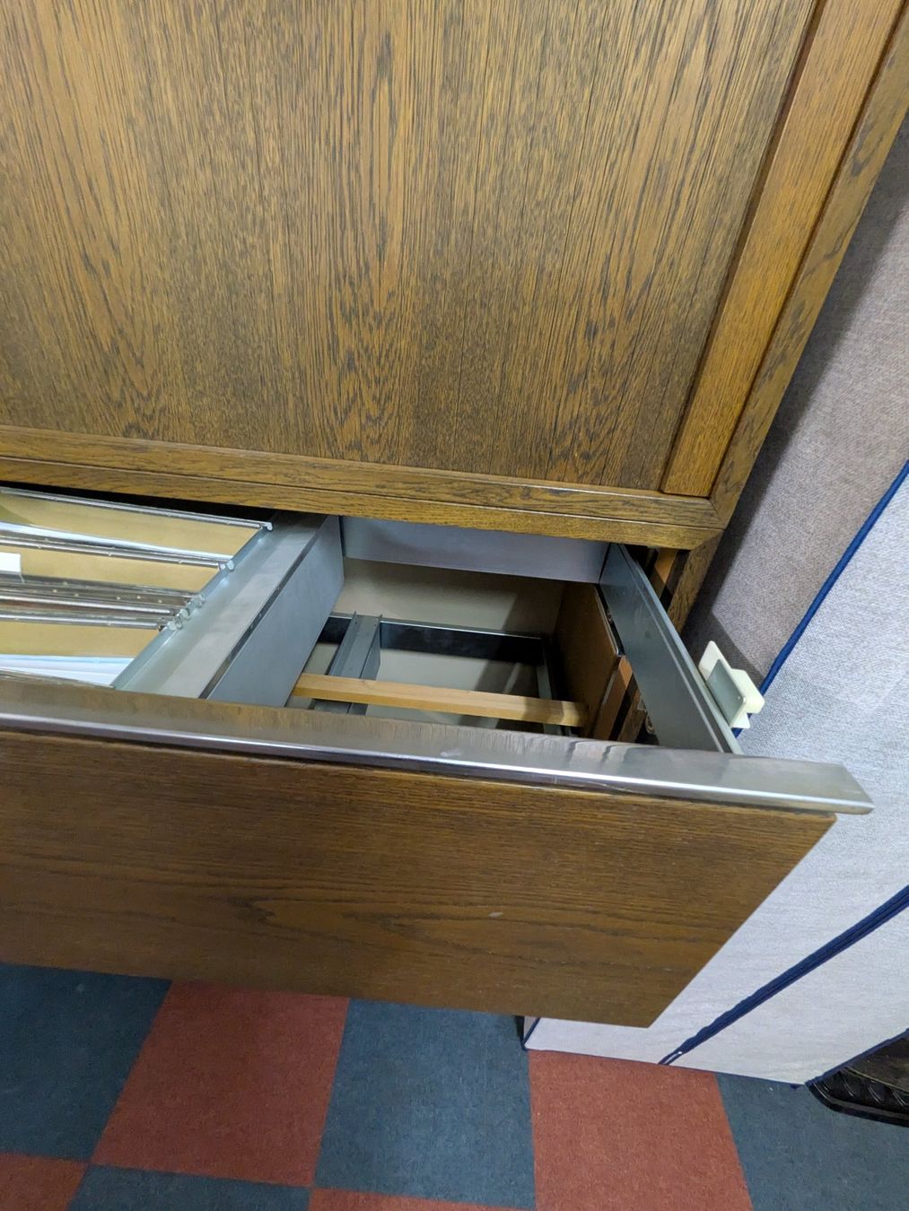 Armoires: Lateralschrank der Schweizer Marke Echo – D'occasion à Oberrohrdorf par Yua 3
