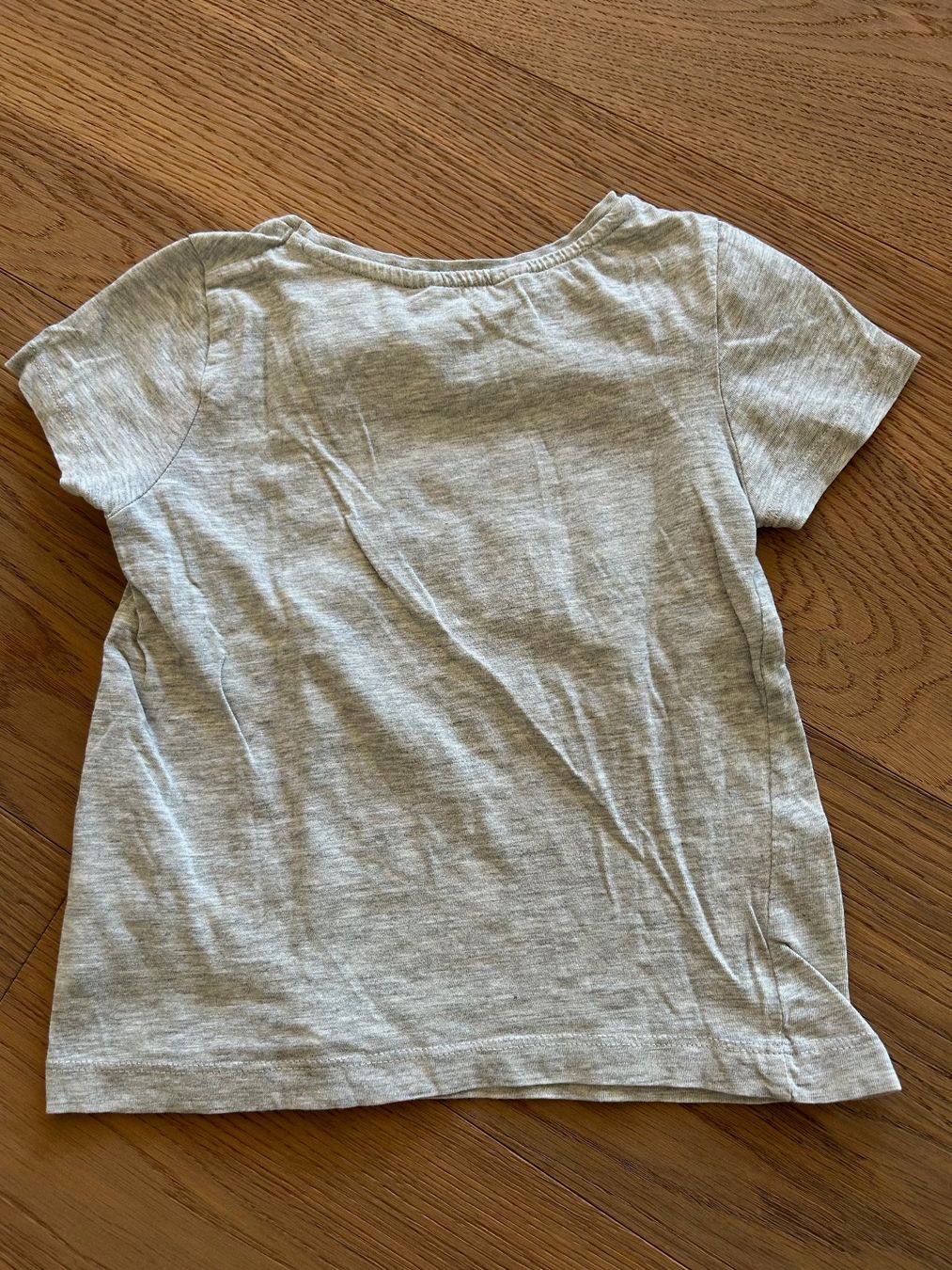 H&M Blusen, T-Shirts & Tops: T-Shirt Grösse 110/116 – Gebraucht aus Zürich von Aez.01 1