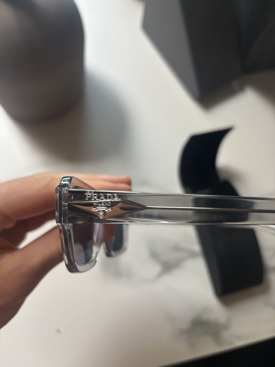 Prada Occhiali & Lenti: Original Prada Sonnenbrille Grau - Ungetragen – Nuovo (secondo la descrizione) da Küsnacht ZH venduto da kat_v69q 3