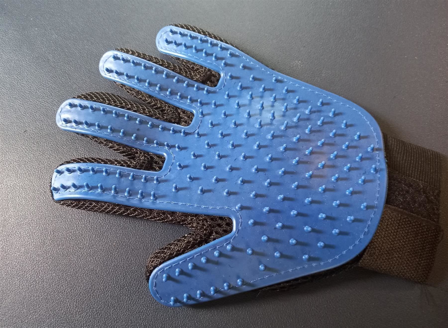 Guanti & manicotti: 5x Tierhaarentfernungs-Handschuh Haustierbürste – Nuovo e nell'imballaggio originale da Lausanne venduto da novastoris 1