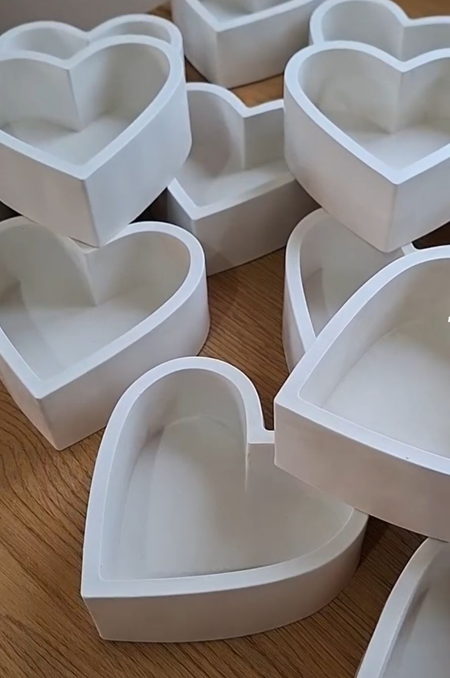 Tutte le decorazioni: Herzförmige Dekoschale aus Gips – Nuovo e nell'imballaggio originale da Erlinsbach SO venduto da Inspirierend 2