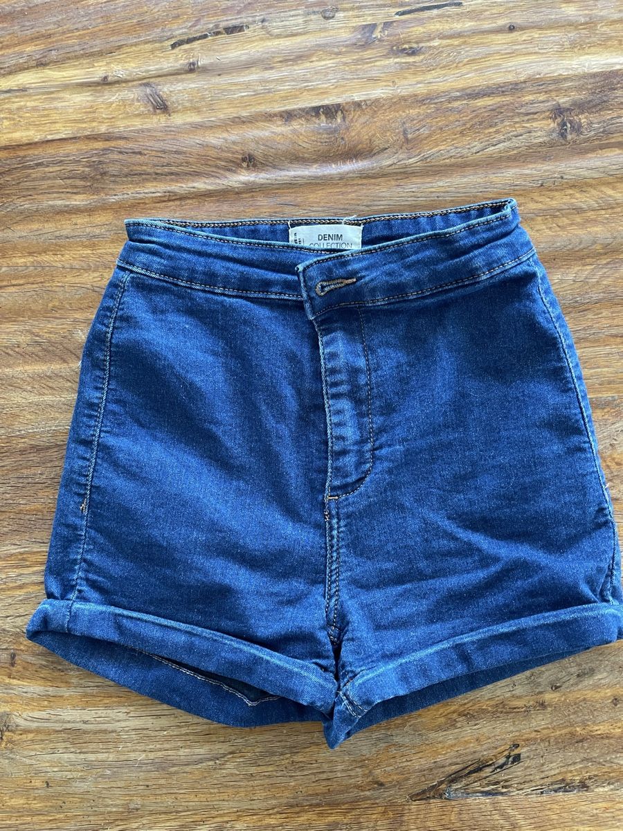 Pantaloni: lässige Shorts Grösse 34 – Usato da Buchrain venduto da Sunny026