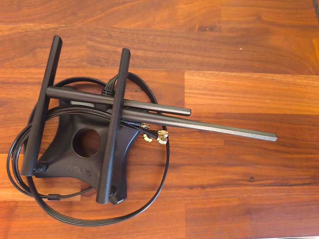 Unità & Adattatore: ASUS Pce-Ac88 Mini PCI Express – Usato da Zweisimmen venduto da ZuzanaRa 1