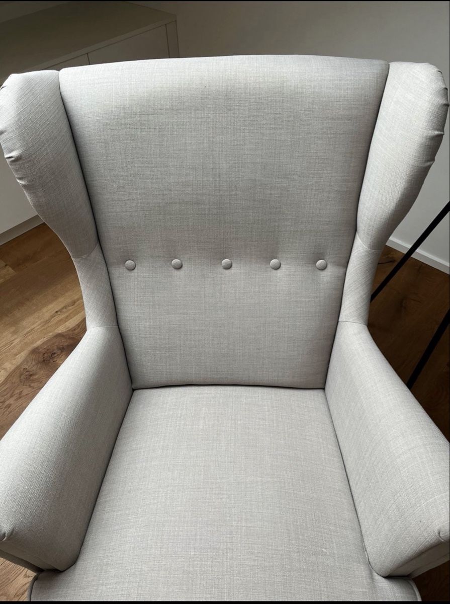 Ikea Poltrone: Bequemer Ohrensessel mit Hocker, hellgrau, top Zustand! – Nuovo (secondo la descrizione) da Basel venduto da tho_bei 2