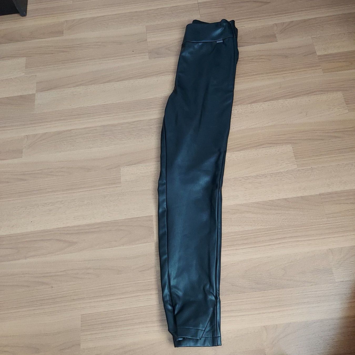 Guess Pantaloni: Guess Hose – Nuovo e nell'imballaggio originale da Basel venduto da NyGrow