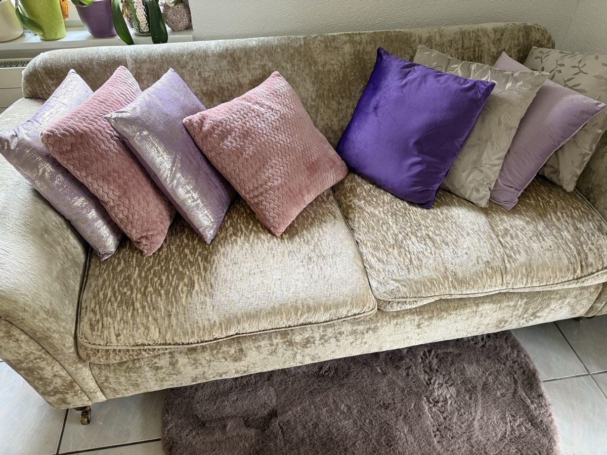 Sofas: Laura Ashley Sofa – Gebraucht aus Horriwil von Carrera68 5