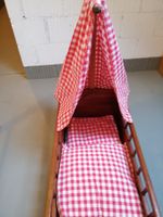 Bäbi Bettli mit Vorhangstange
