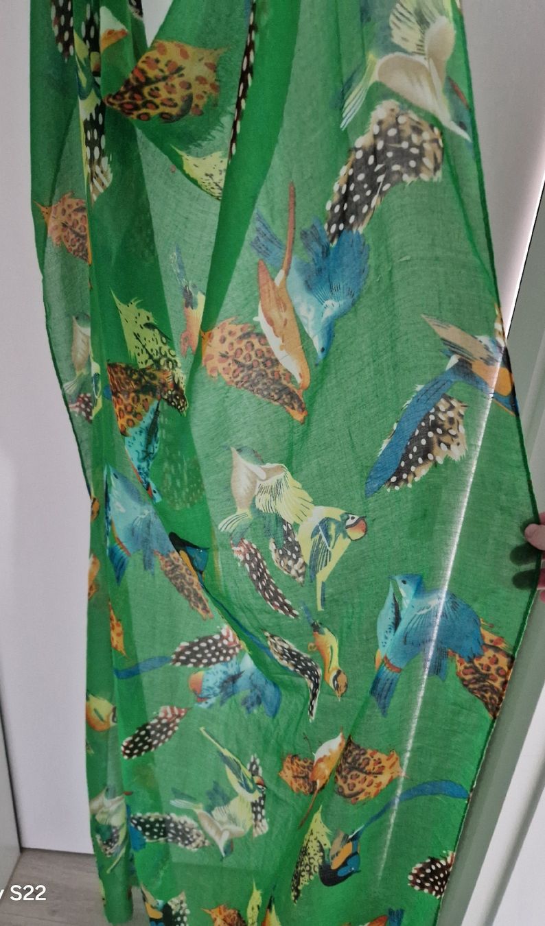 Foulards & écharpes: Schal grün mit Vogelmuster – D'occasion à Bünzen par Milly32 1