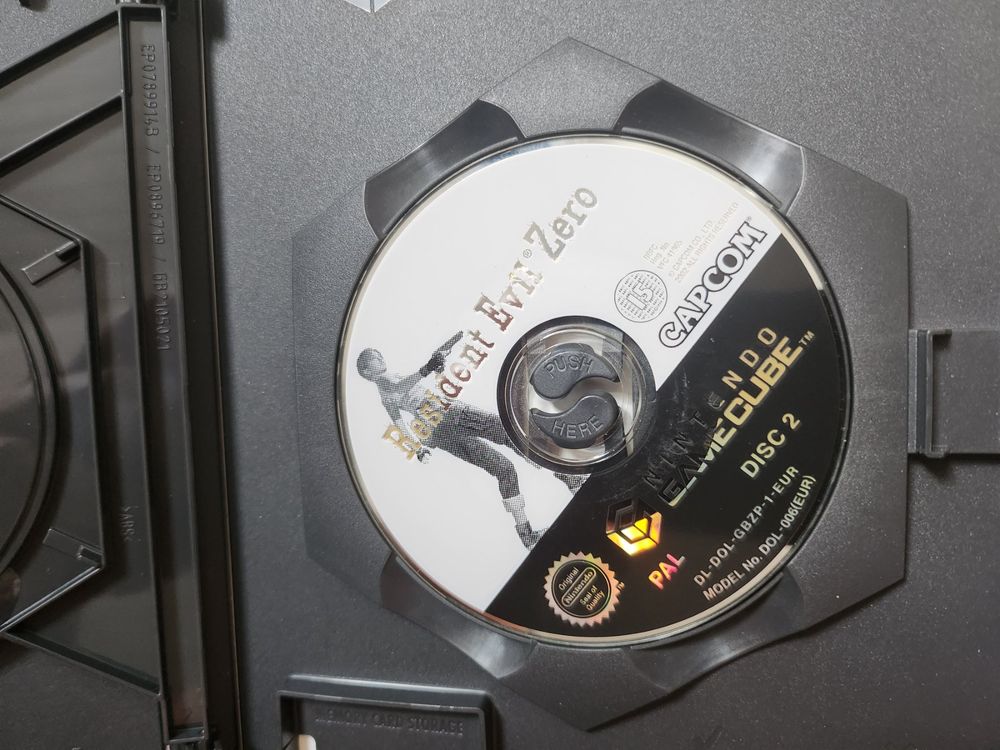 Nintendo Jeux: Resident Evil Zero für Gamecube Nintendo – D'occasion à Tuggen par Zweitechanceboutique 2