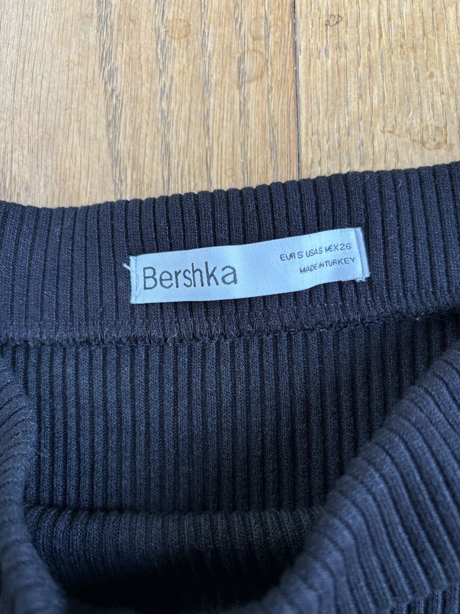 Bershka Röcke: Schwarzer Rock von Bershka in Grösse S – Gebraucht aus Frauenfeld von lin_77m9 2