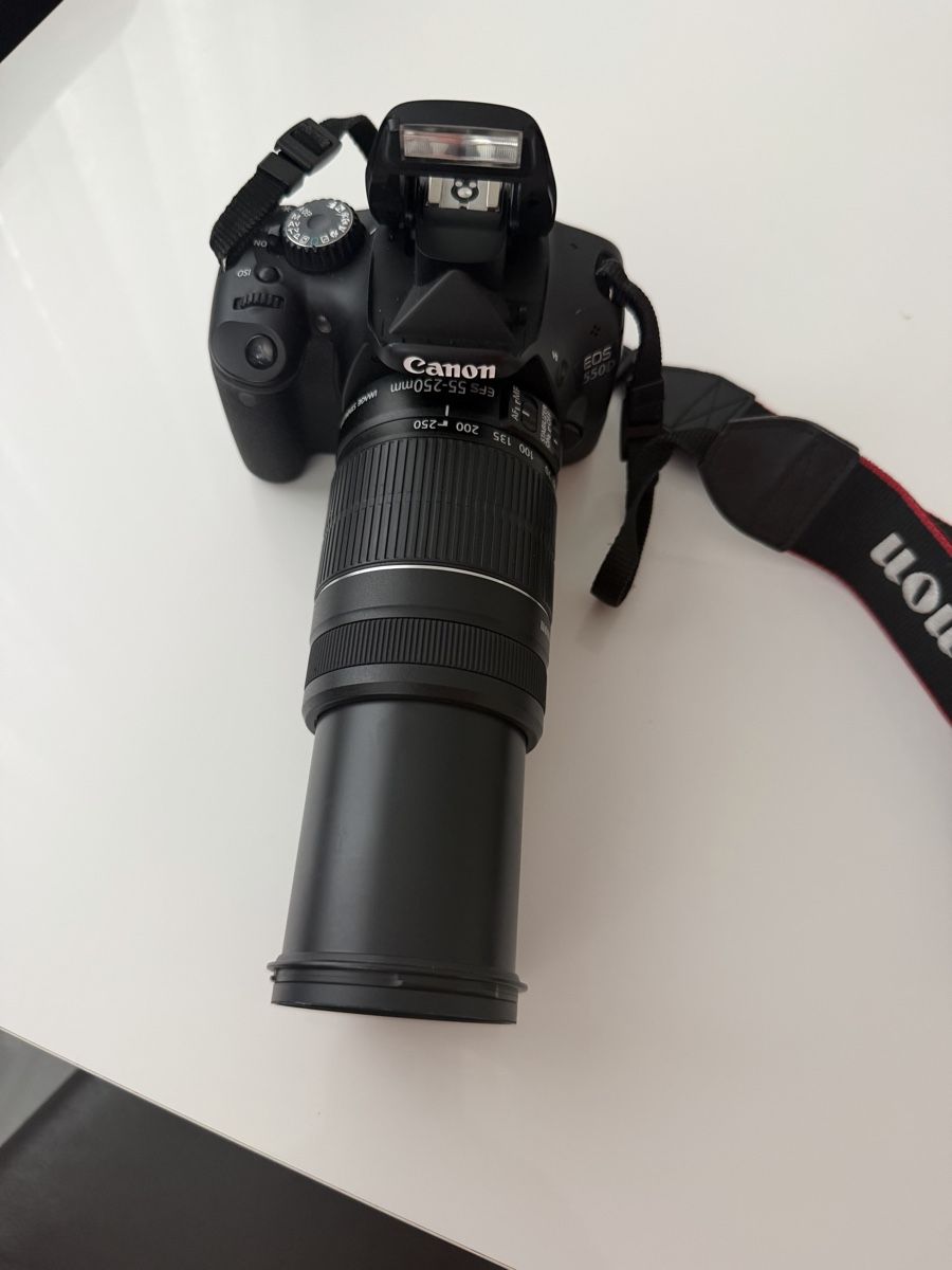 Canon Fotocamera: Canon EOS 550D Spiegelreflexkamera mit zwei Objektiven – Usato da Sursee venduto da Fion