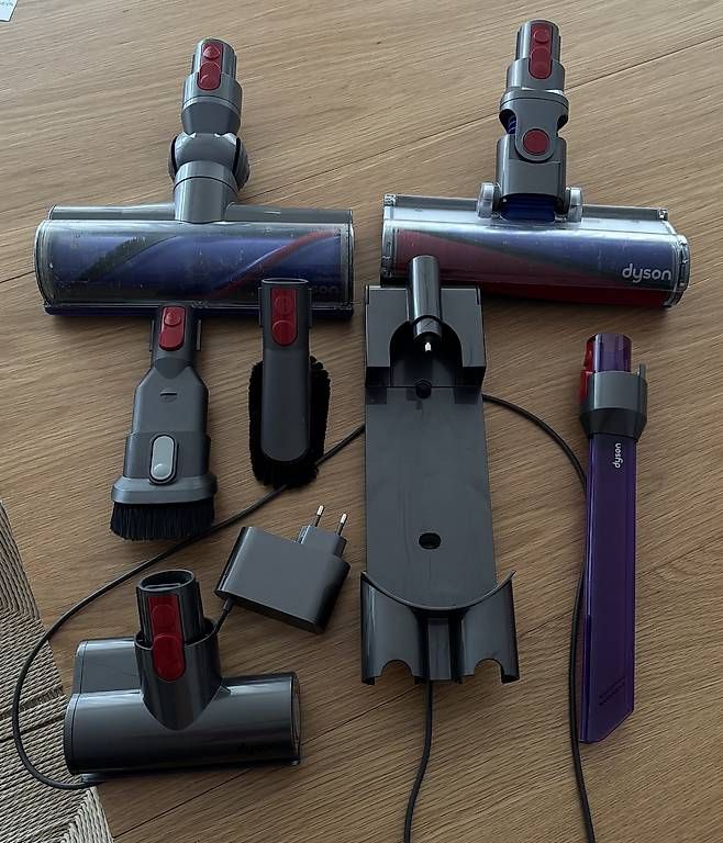 Dyson Staubsauger & Zubehör: Dyson v8 absolute+ – Gebraucht aus Düdingen von ron_q28l 3
