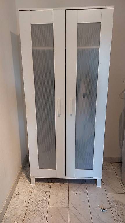 Ikea Armadi: kleiner Jackenschrank, weiss – Usato da Koblenz venduto da holz1971