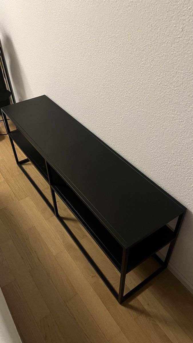 Mobili TV: Schwarzes Lowboard aus Metall – Usato da Zürich venduto da sin_w6ft 3