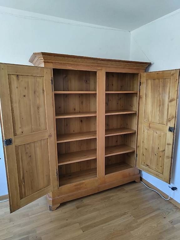 Schränke: Schöner Holzschrank – Gebraucht aus Zürich von sil_2ygd 3