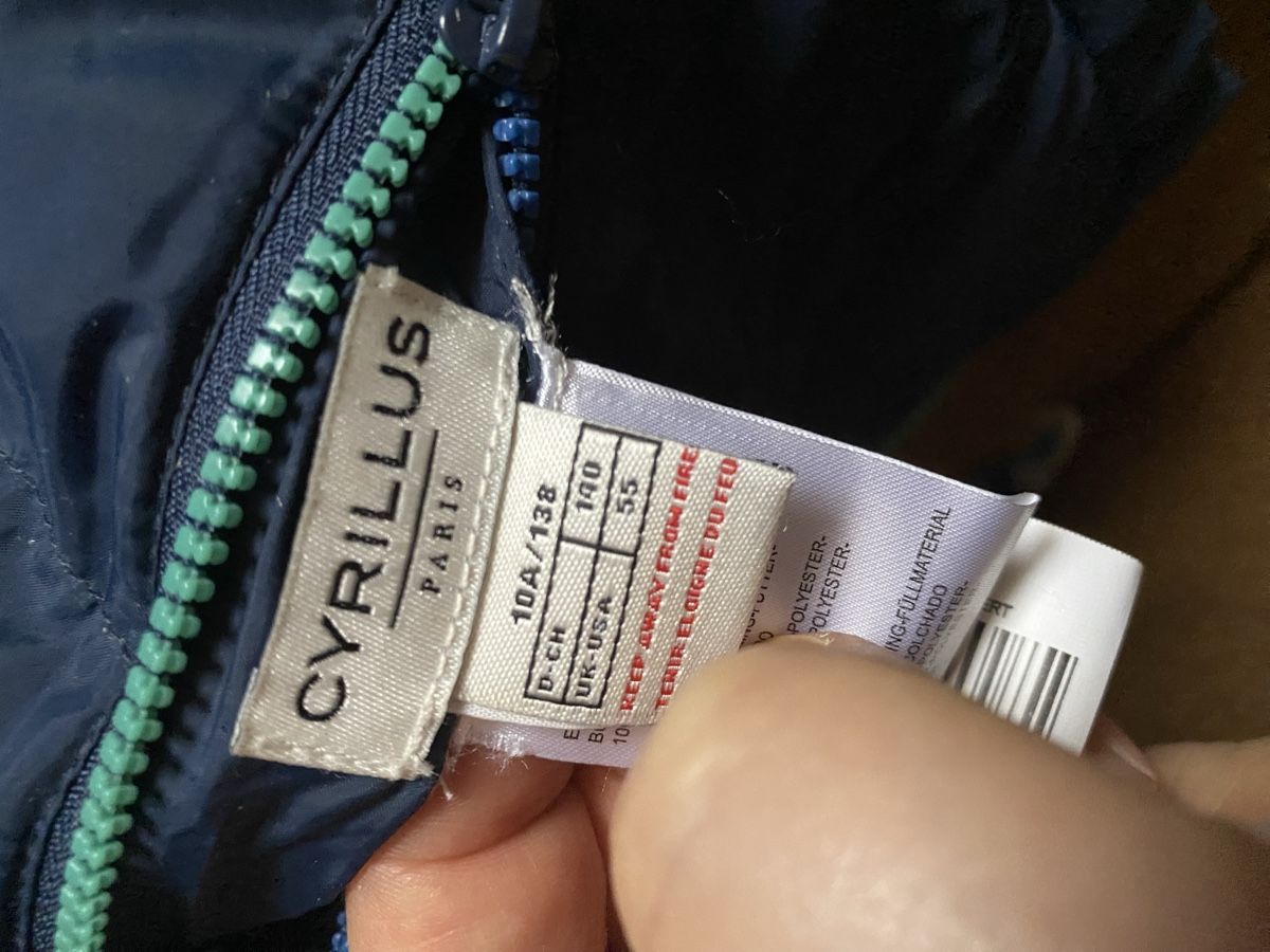 Cyrillus Altro abbigliamento per bambino: Doudoune capuche sans manches Cyrillus 10 ans – Nuovo e nell'imballaggio originale da Geneve venduto da Monthoux13 4