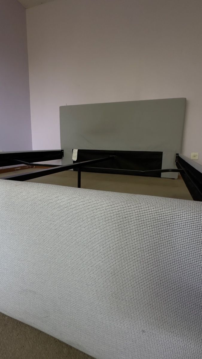 Betten: Bed frame with headboard, light grey, used – Gebraucht aus Uetikon am See von jur_lqy9 3