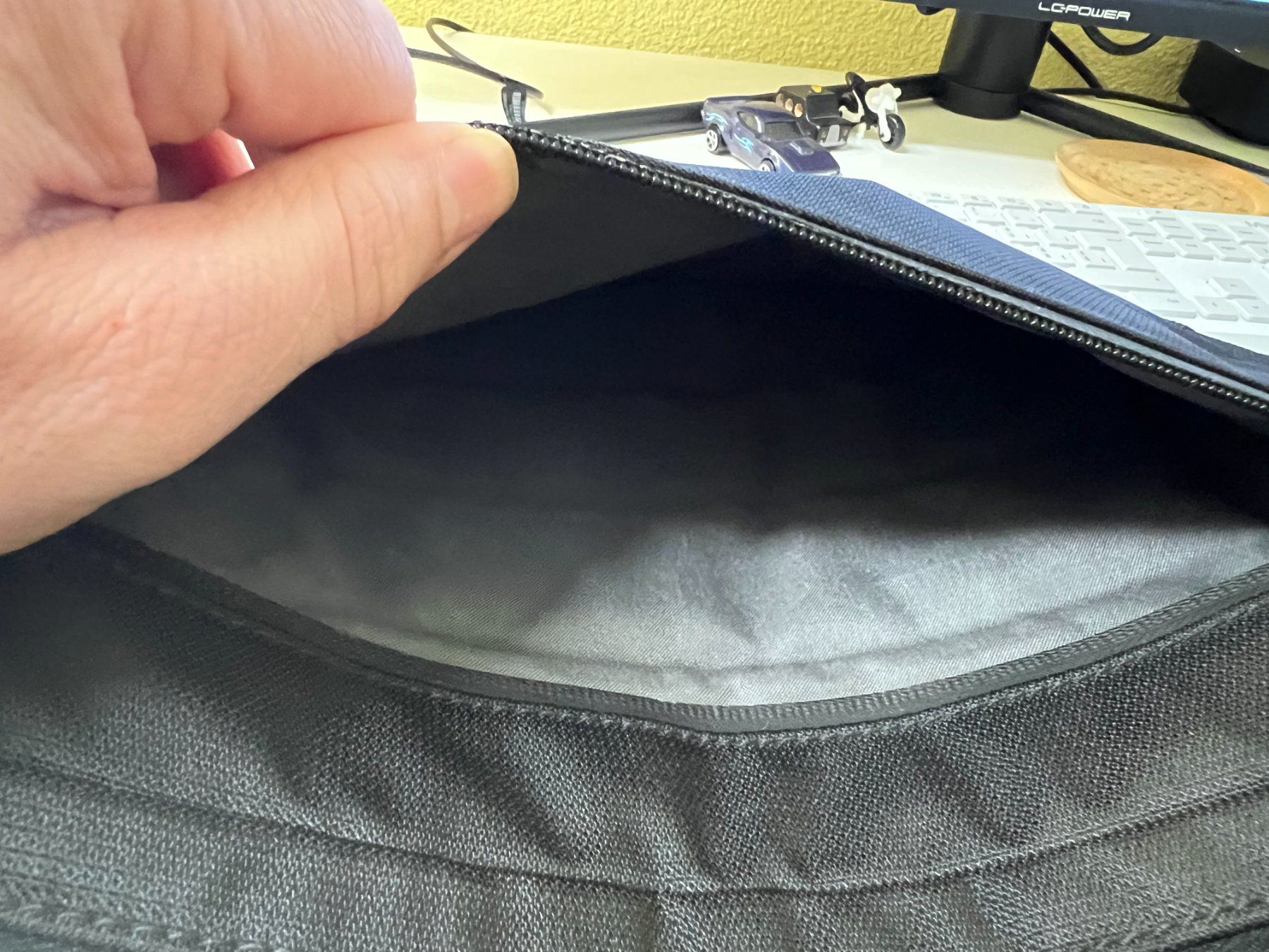 Borse: Messanger Tasche schwarz – Usato da Unterengstringen venduto da hausraus 4