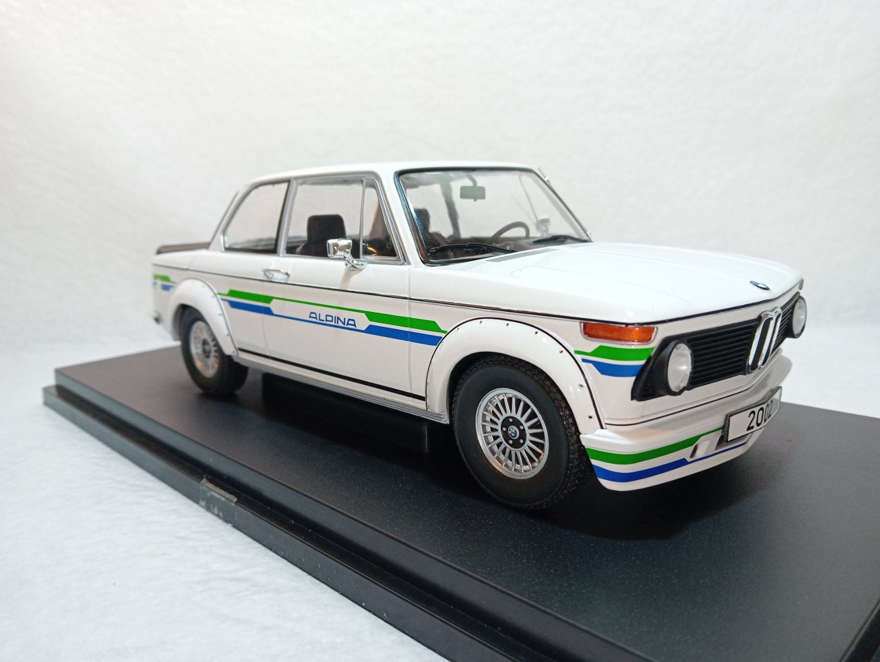 BMW Modellautos: BMW 2002 Alpina – Neu und originalverpackt aus Huttwil von Secondtrain 1