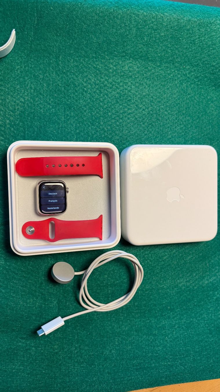 Apple Smartwatch: Apple Watch Edelstahl/Stainless, Series 8, 41mm – Gebraucht aus Gstaad von suecom 4