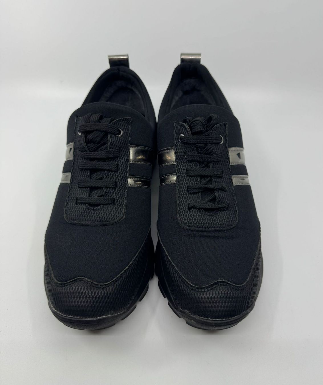 Scarpe da uomo: Bequeme Schuhe Grösse 40 schwarz – Usato da Herisau venduto da Seyashop1 2