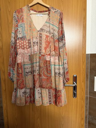 Kleid Patchwork Muster V-Ausschnitt Grösse S guter Zustand