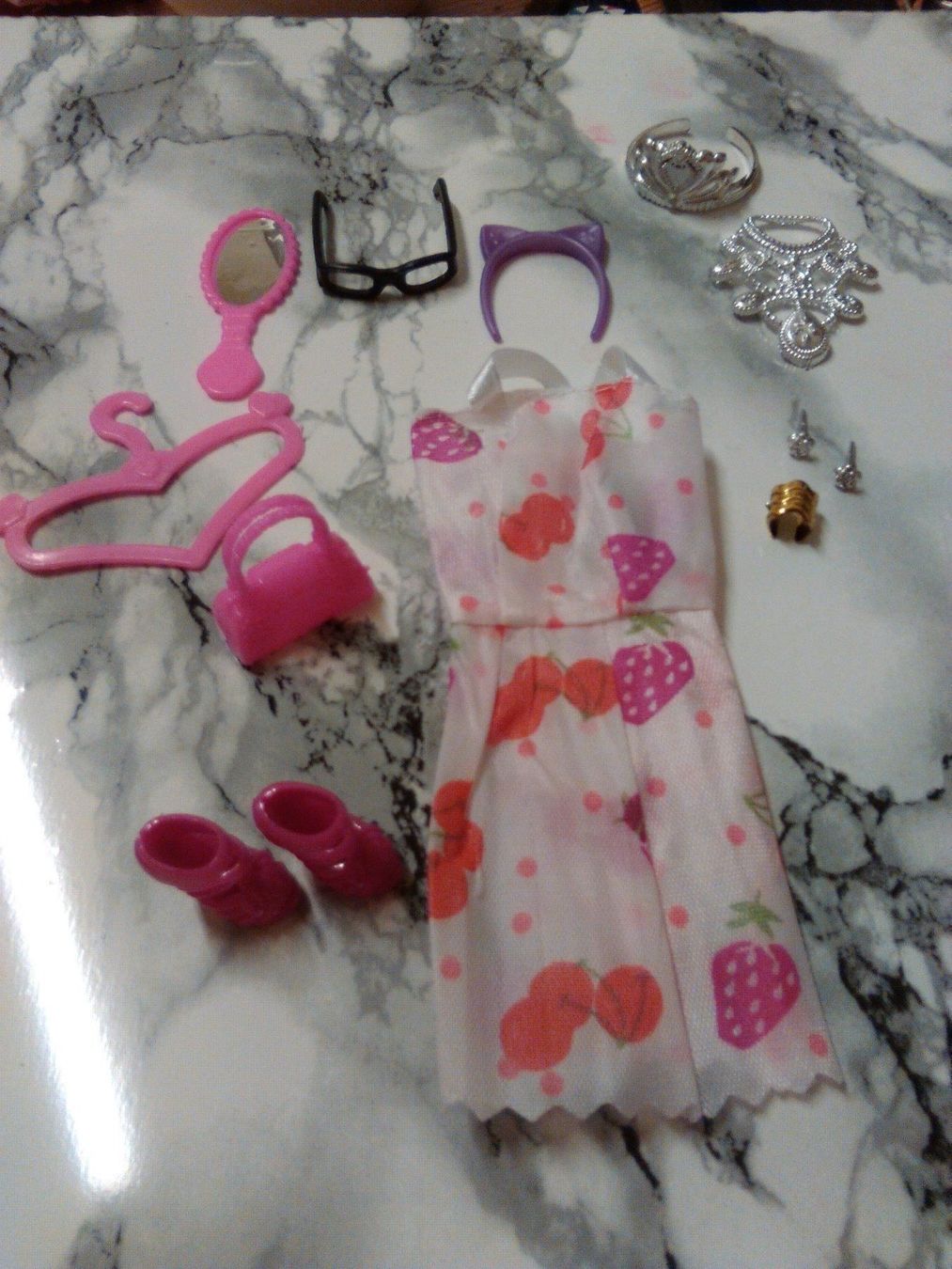 Vestiti & Gonne: BARBIE KLEID;WEISS ;MIT ACCESSORIES – Nuovo (secondo la descrizione) da Basel venduto da bijoutrie_4 5