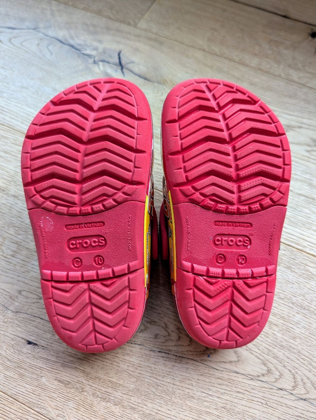 Crocs Schuhe für Jungen: Original Cars Crocs, Grösse 27/28 – Gebraucht aus Maienfeld von Aliwanter 4