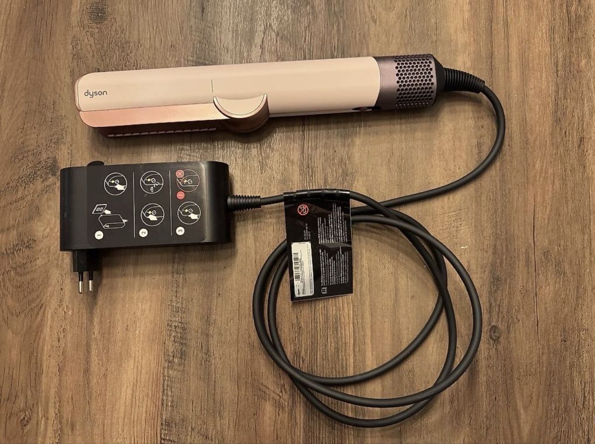 Dyson Sèche-cheveux: Dyson Airstrait – D'occasion à Bonaduz par lad_87ww 2