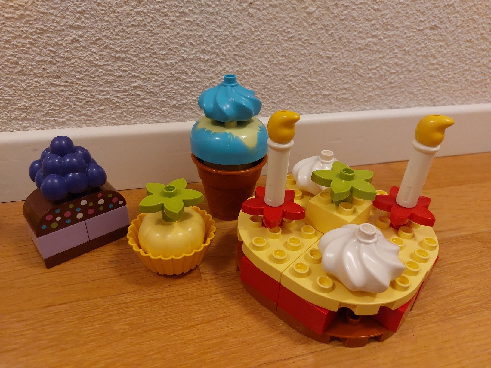 Lego Giocattoli: LEGO Duplo Geburtstag mit Mickey & Minnie (Micky Maus) – Usato da Balterswil venduto da Steineparadies 3