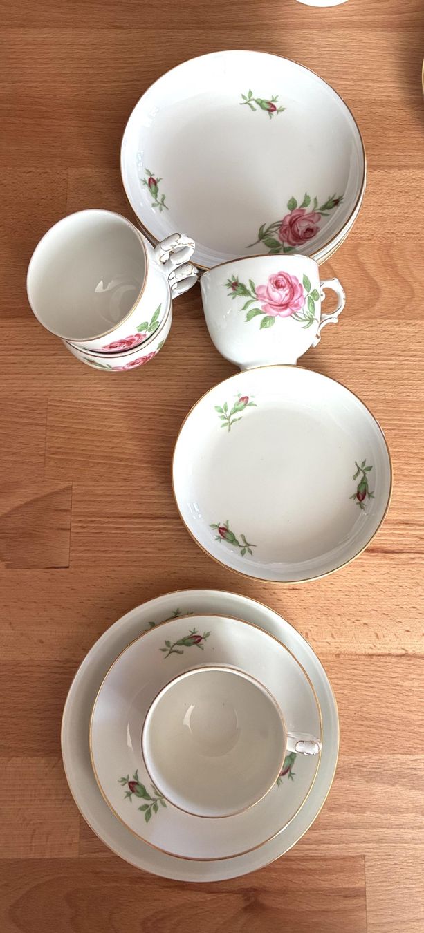 Rosenthal Geschirrsets: Grossmutters Kaffeeservice Rosenmotiv Goldrand – Gebraucht aus Oberkulm von Weberlisa 5