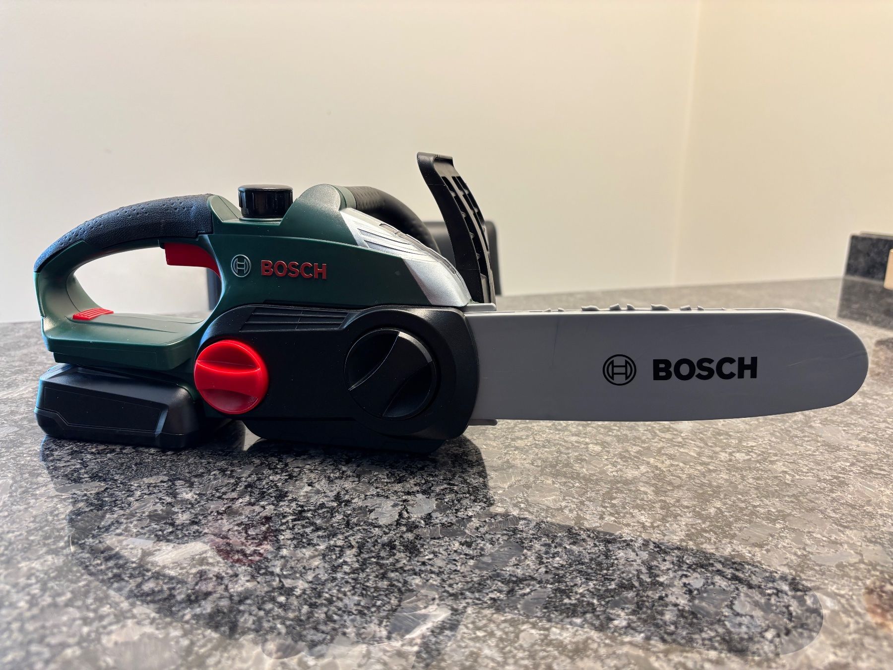 Jouets: Bosch Kettensäge – D'occasion à Sulz AG par FantasyHouse