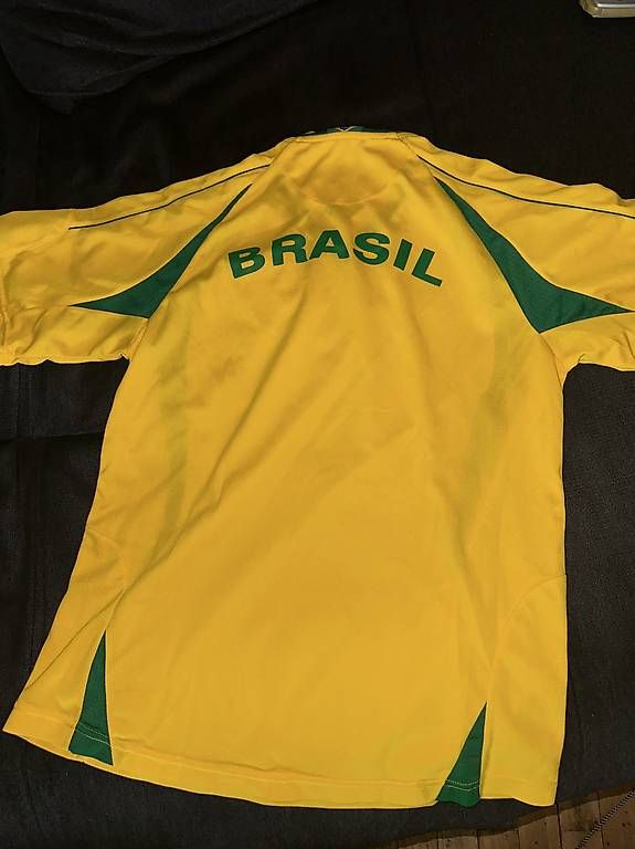 Canottiere & Pantaloni: Brasilien Trikot – Usato da Dübendorf venduto da ser_v5wy 1