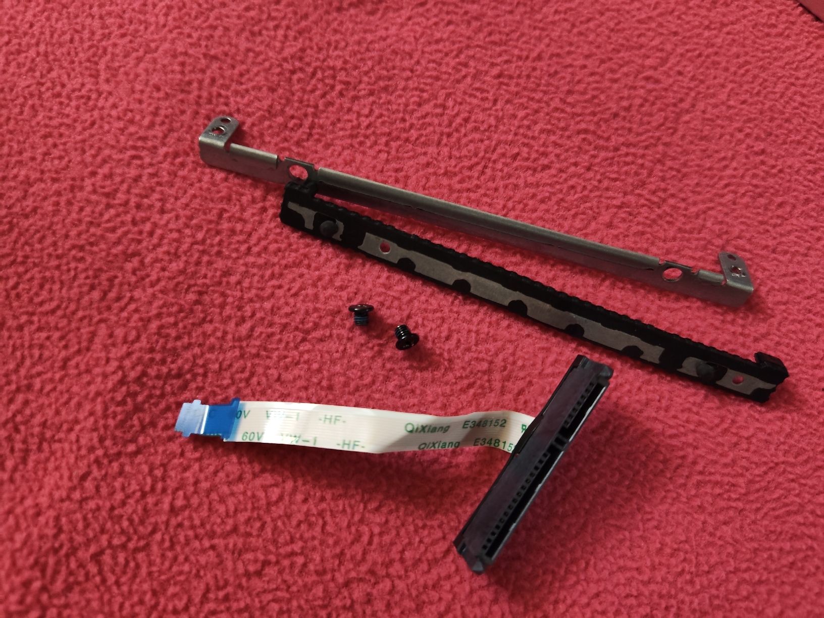 Hewlett Packard PCs: Notebook HDD Rahmen/Halterung HDD + Sata  anschluss Kabel – Gebraucht aus Affoltern am Albis von Igneele 7