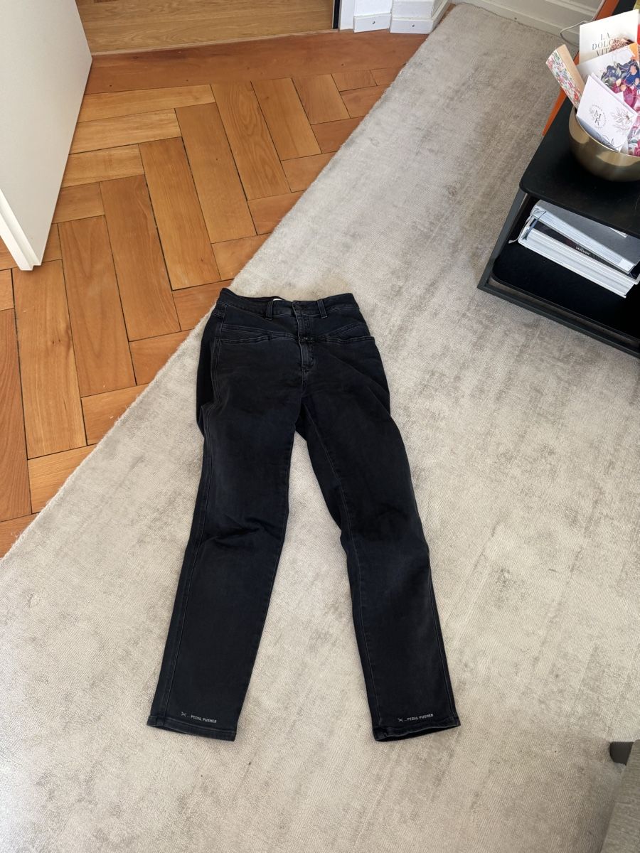 Closed Jeans: Closed pedal pusher Jeans, Gr. 40 entspricht einer 36 – Usato da Zürich venduto da sop_5gg8 5