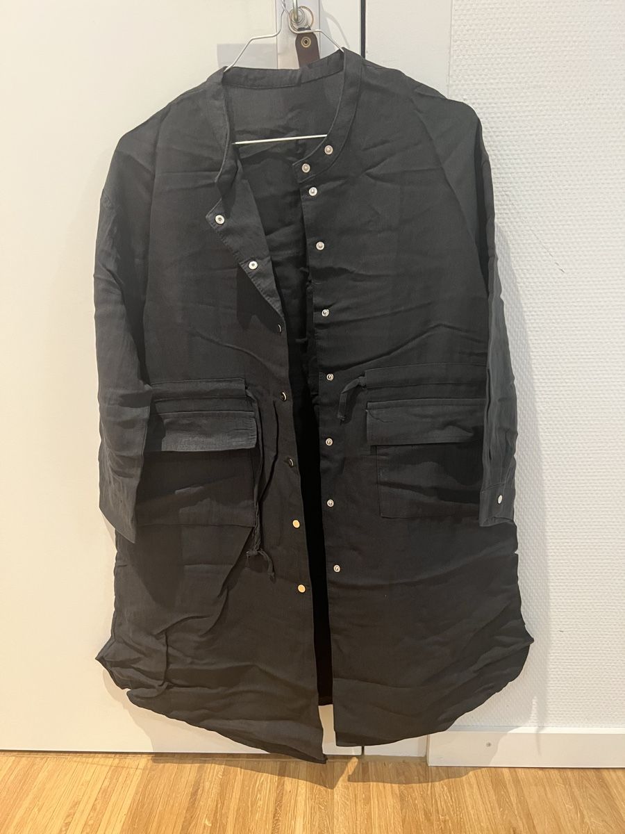Tuniche: Black tunic – Usato da Adliswil venduto da Marjin 1