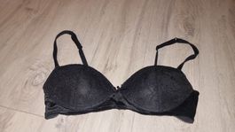 schwarzer BH mit Spitze, Grösse 80 B