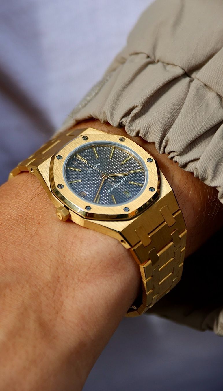 Audemars Piguet Montres: Audemars Piguet Royal Oak 4100BA – D'occasion à Zürich par Lazulivintagewatches 2