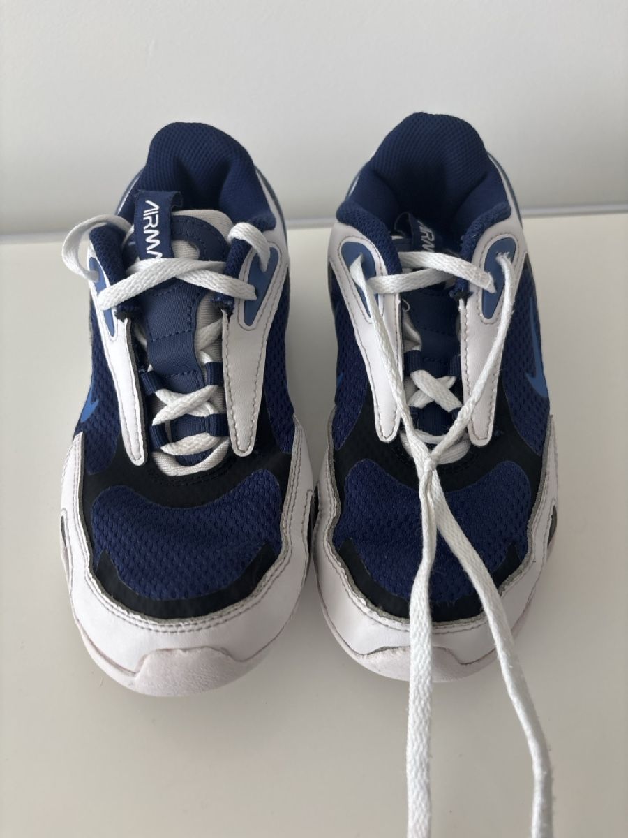 Nike Chaussures garçon: Nike Schuhe  – D'occasion à Salenstein par sehrgut
